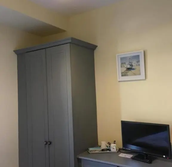 Standard Yhden Hengen Huone, Min Y Mor