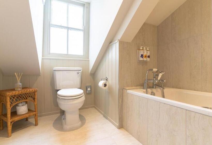 Семейный Номер Вид на Море, The Godolphin