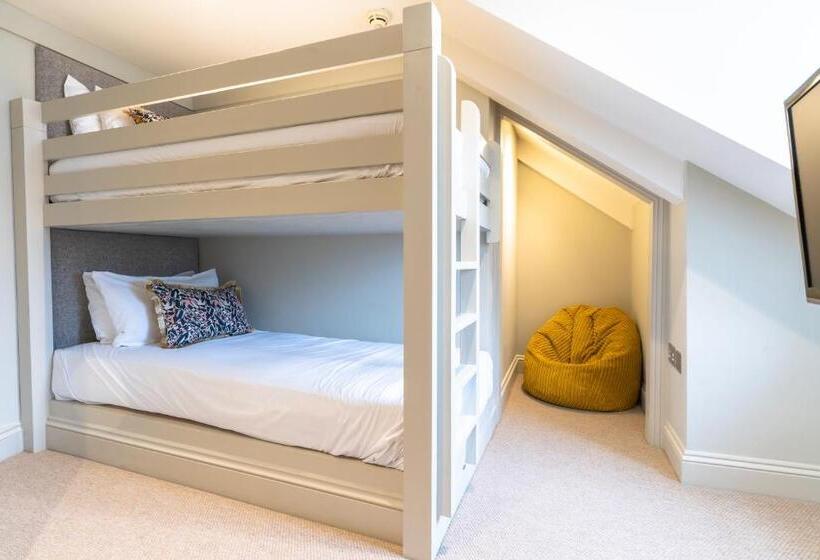 Семейный Номер Вид на Море, The Godolphin