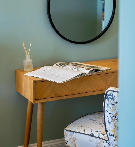 Номер Стандарт Вид на Море с Балконом, The Godolphin