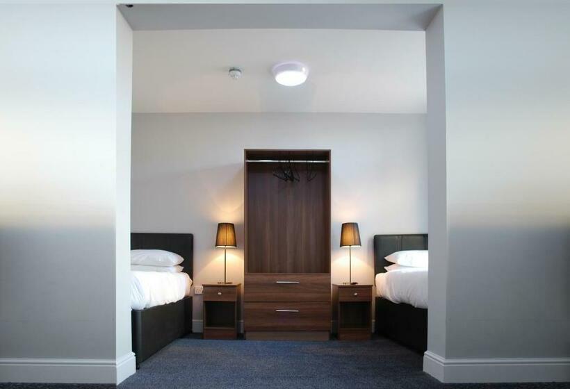 Четырехместный Номер Стандарт, The Liverpool Inn