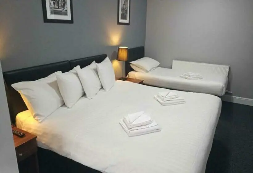 اتاق استاندارد سه نفره, The Liverpool Inn