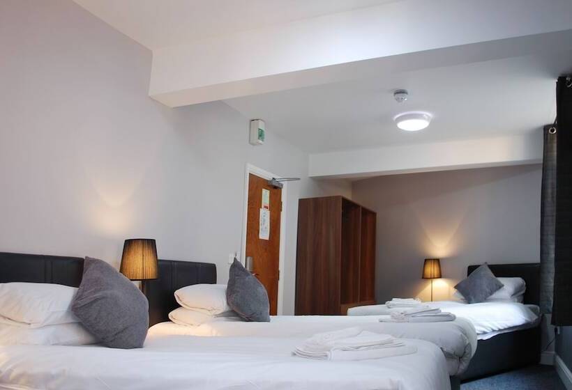 스탠다드 트리플 룸, The Liverpool Inn