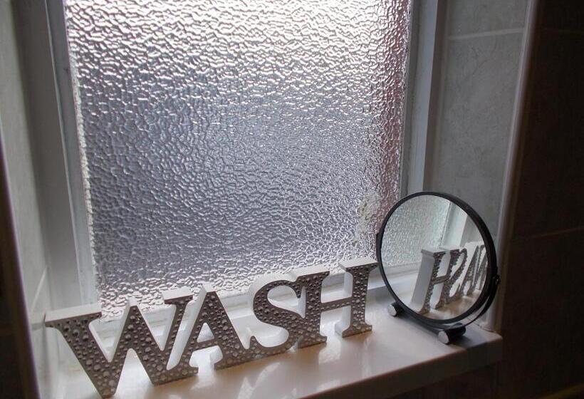 חדר סטנדרט, The White Lion