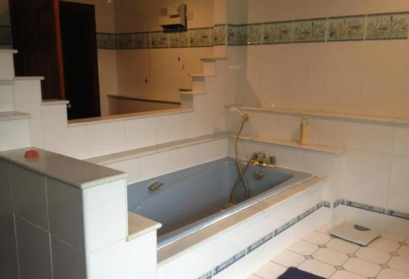Standard room with outdoor bath, The Farmhouse B&b