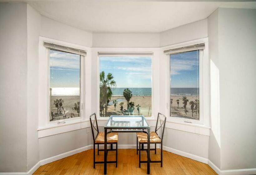 إستوديو قياسى مطل على البحر, Air Venice On The Beach