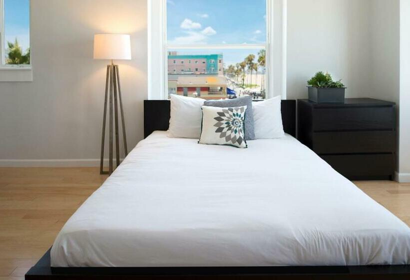 إستوديو قياسى مطل على البحر, Air Venice On The Beach