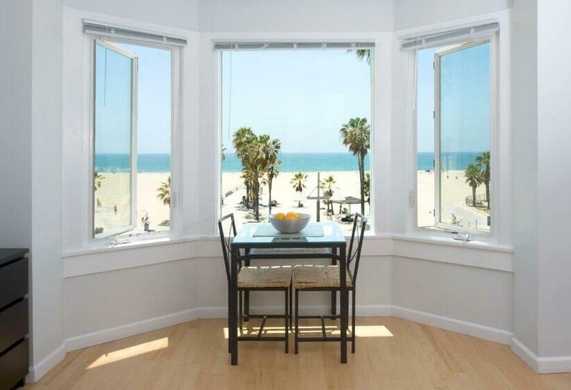 إستوديو قياسى مطل على البحر, Air Venice On The Beach