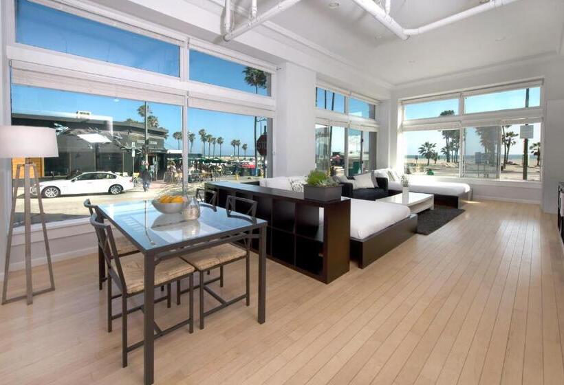 إستوديو قياسى مطل على البحر, Air Venice On The Beach