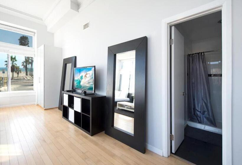 إستوديو قياسى مطل على البحر, Air Venice On The Beach