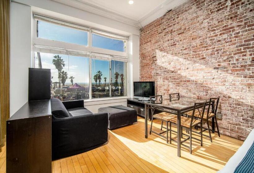 إستوديو قياسى مطل على البحر, Air Venice On The Beach