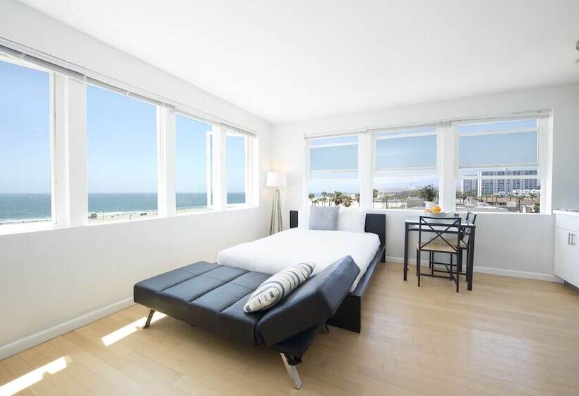 إستوديو قياسى مطل على البحر, Air Venice On The Beach