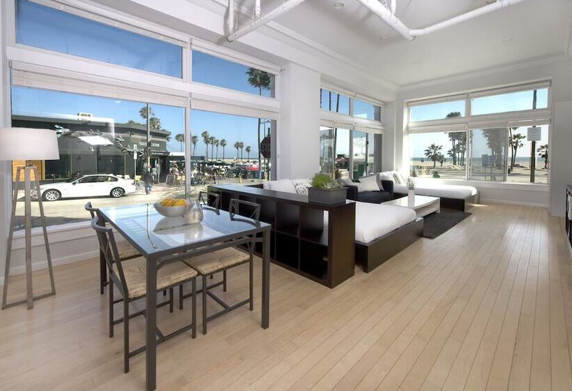 إستوديو قياسى مطل على البحر, Air Venice On The Beach