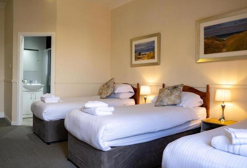 חדר משפחתי נוף לים, Corran House Guest House