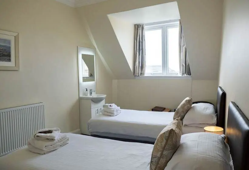 バス共有のスタンダードルーム, Corran House Guest House