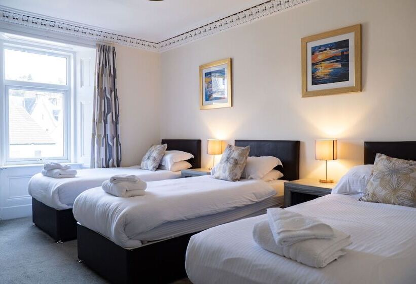 חדר סטנדרט לשלושה, Corran House Guest House