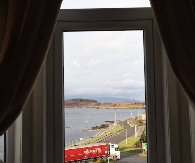 חדר משפחתי נוף לים, Corran House Guest House