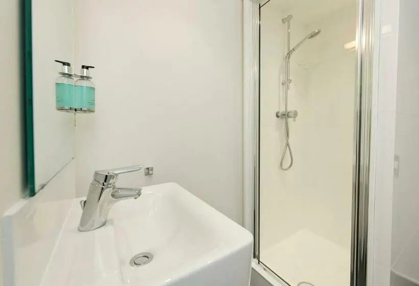 Standard Neljän Hengen Huone, Yha Treyarnon Bay