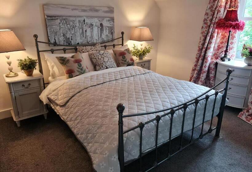 带大床的高级房间, Eagle View Guest House