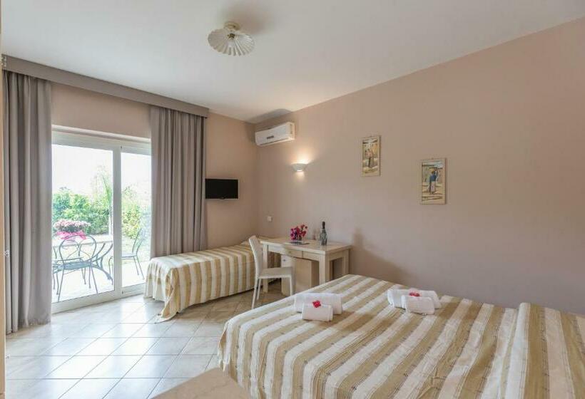 חדר סטנדרט לשלושה, Residenza Borgo Italico