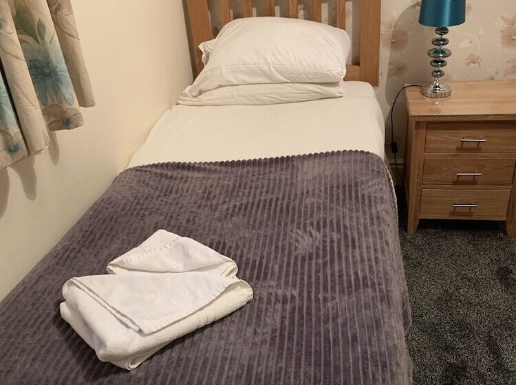 单人基本间, The Carlton