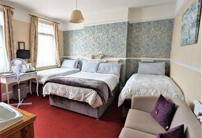 Camera Familiare, The Norman Guest House