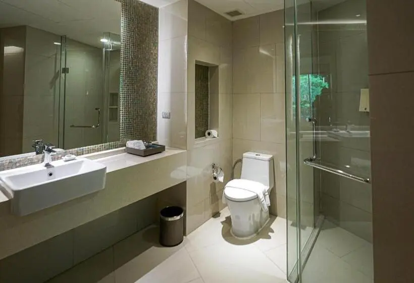 Sviitti Uima-allas, Centara Life Maris Resort Jomtien