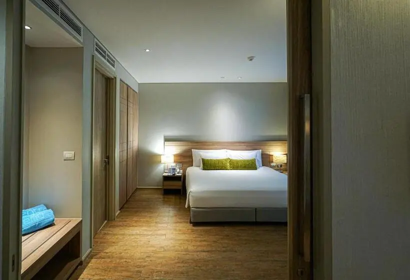 Sviitti Uima-allas, Centara Life Maris Resort Jomtien