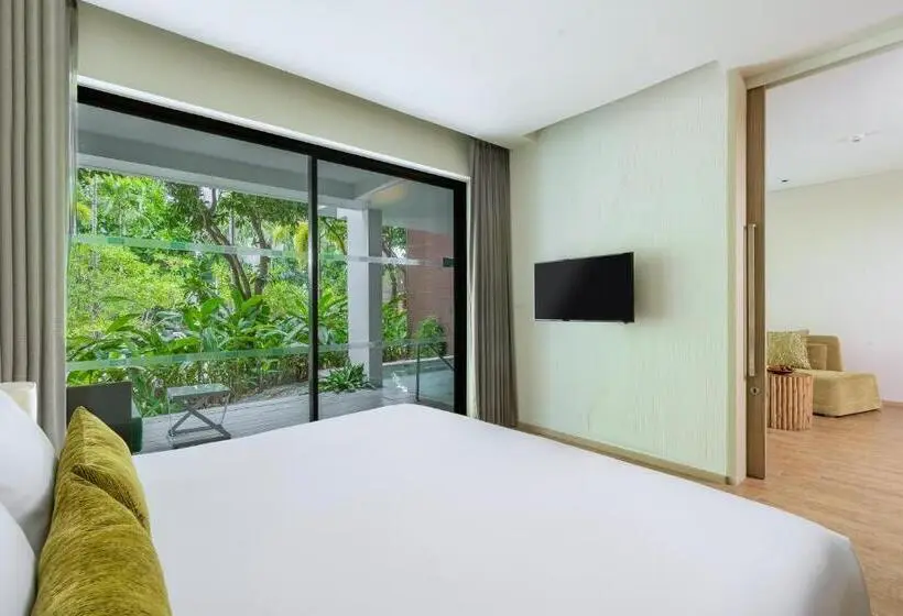 Sviitti Uima-allas, Centara Life Maris Resort Jomtien
