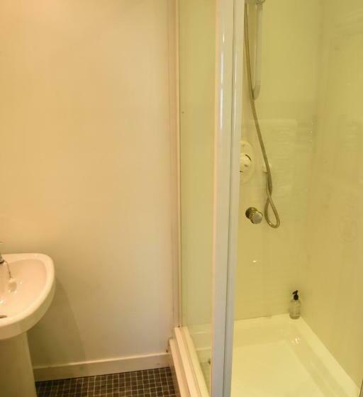 חדר משפחתי בסיסי, Corran House Guest House