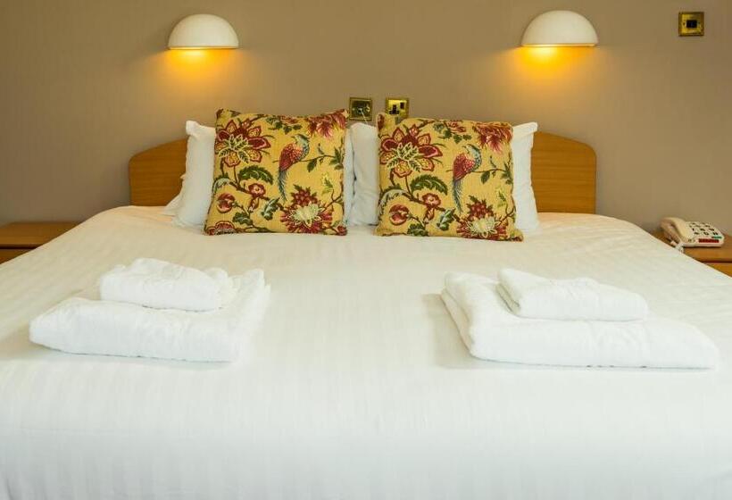 クラブルーム, Cliffden