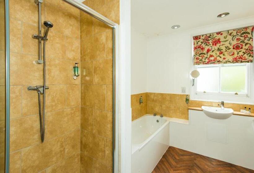 クラブルーム, Cliffden