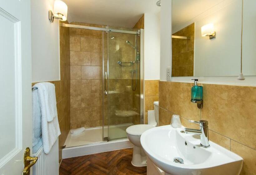 クラブルーム, Cliffden