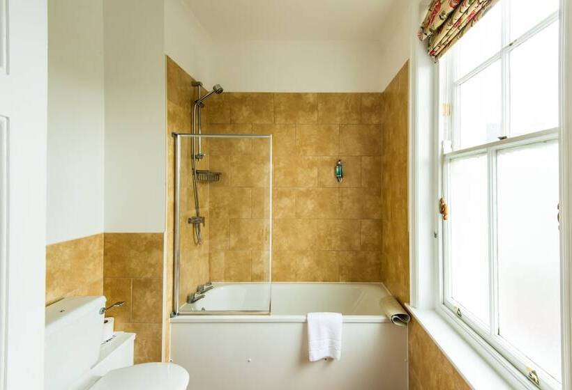 クラブルーム, Cliffden