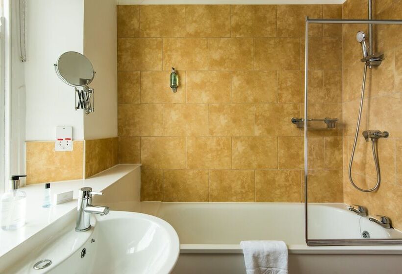 クラブルーム, Cliffden