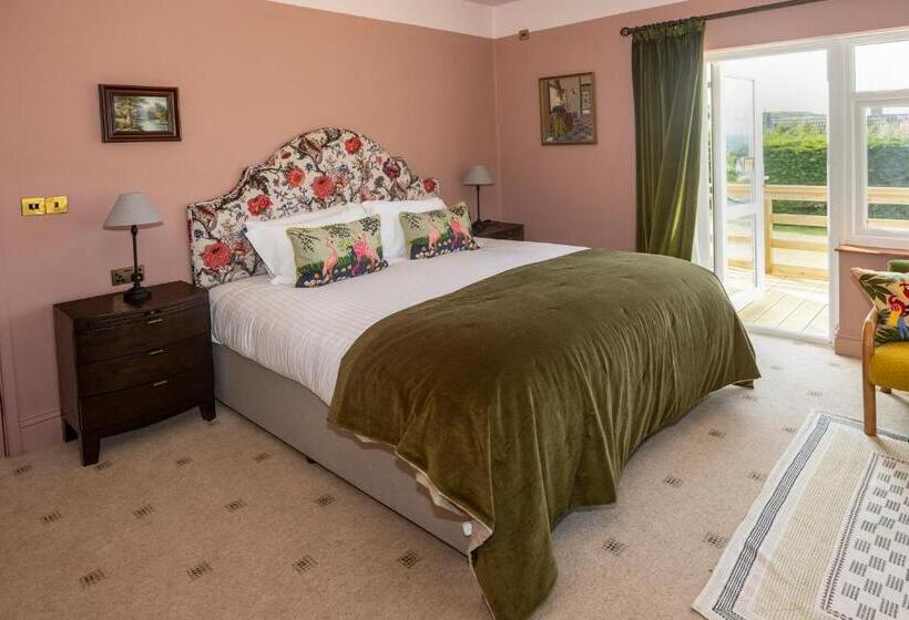 Полулюкс, Eype S Mouth Country