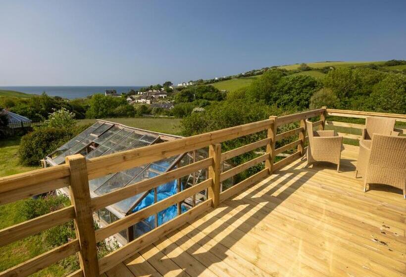 Полулюкс, Eype S Mouth Country