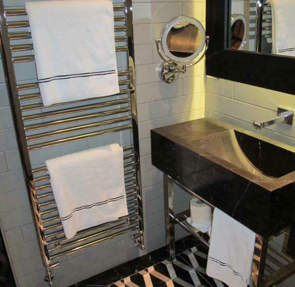 スーペリアールーム, Glazebrook House