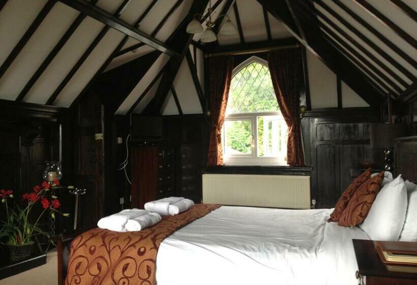 اتاق لوکس, Lyons Woodlands Hall