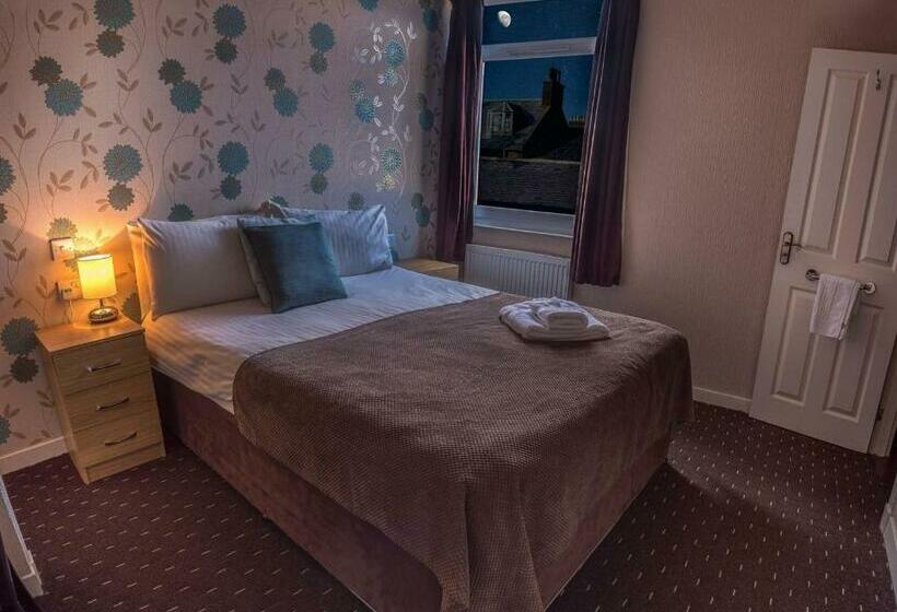 חדר בסיסי, Number 44 Hotel & Bar