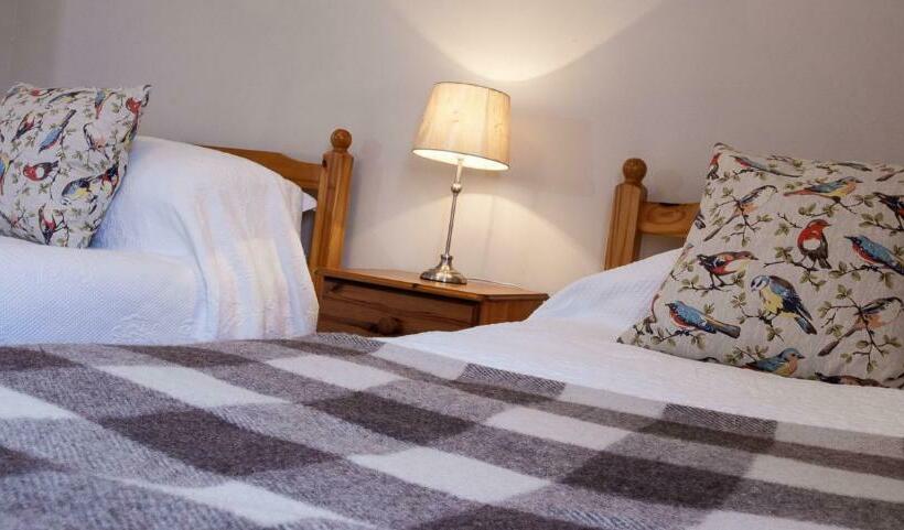 家庭套房, Poolewe