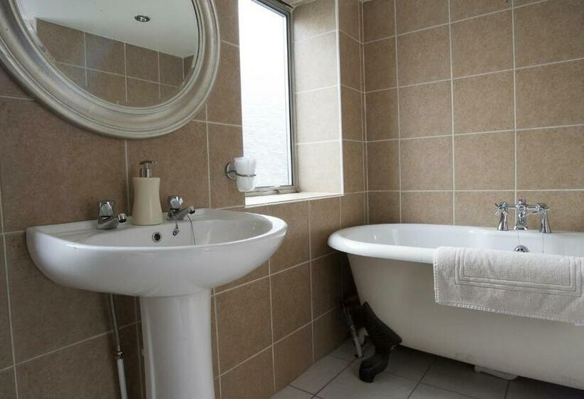 带海景的古典房间, Poolewe