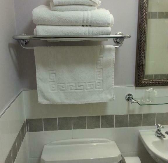 غرفة قياسية فردية, Punch House Monmouth