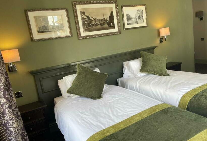 Номер Стандарт, Punch House Monmouth