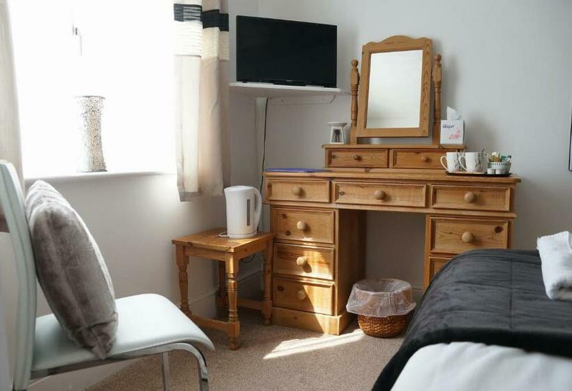 デラックスの４人部屋, The Eyre Court