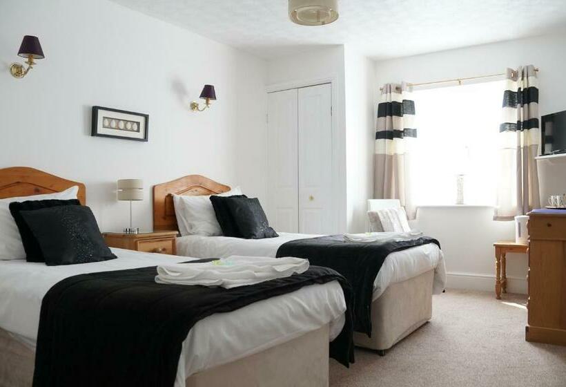 スタンダードルーム, The Eyre Court