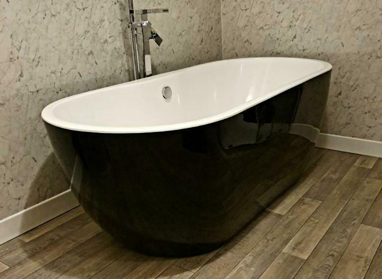 スタンダードルーム, The Eyre Court