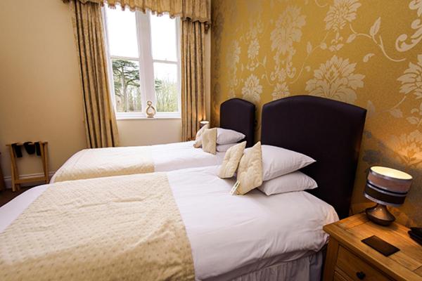 חדר דלוקס, The Old Lodge