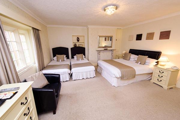 חדר סופריור, The Old Lodge