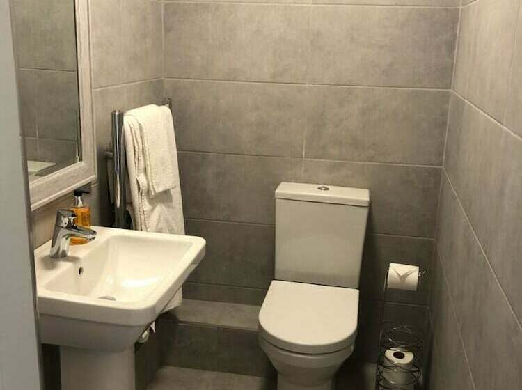 חדר סטנדרט, The Old Lodge